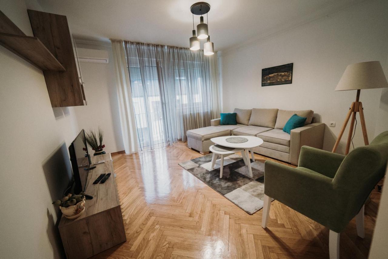 Modern Apartment Нови-Сад Экстерьер фото