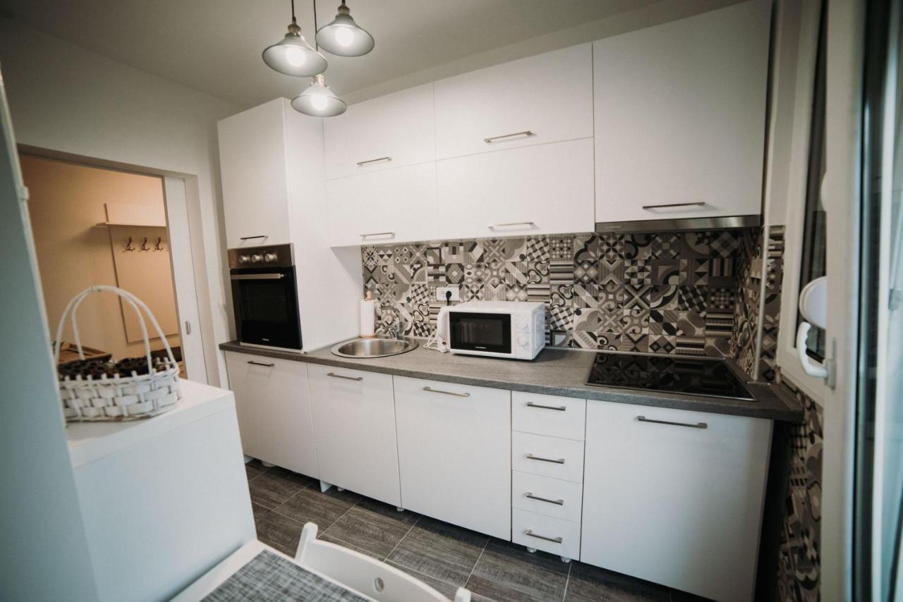 Modern Apartment Нови-Сад Экстерьер фото